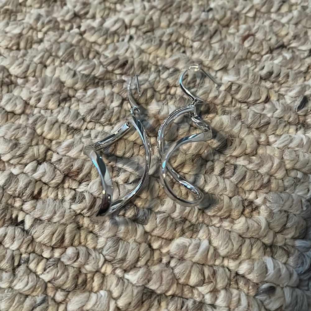 Silpada twist earrings